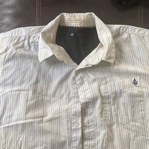 Volcom short sleeve M Button Down